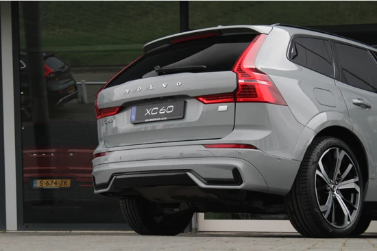 Volvo XC60 T6 AWD Ultimate Dark | Luchtvering | Adaptive Cruise | 360° Camera | Panoramadak | Harman/Kardon | 21 Inch