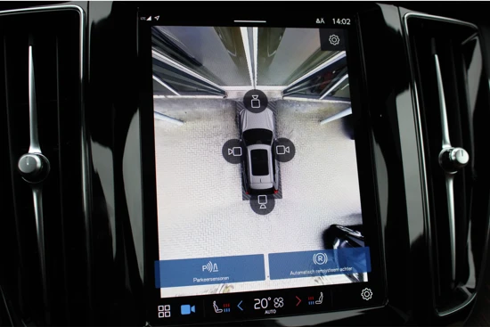 Volvo XC60 Recharge T6 AWD Ultimate Dark | Luchtvering | Adaptive Cruise | 360° Camera | Panoramadak | Harman/Kardon | Getint Glas | 21''