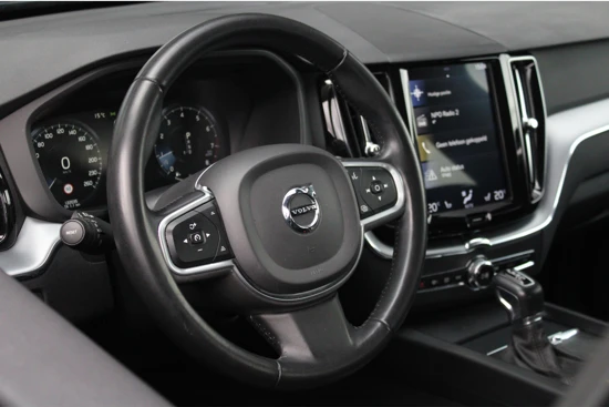 Volvo XC60 T5 Momentum Pro | Cruise Control | Elekt stoel | Leder | Keyless | Camera | Parkeerhulp | Trekhaak