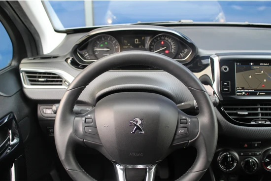 Peugeot 2008 Signature 1.2 130pk EAT6 | Navi | Airco | Cruise | LMV | PDC | Carplay