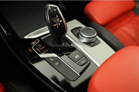 BMW X3 xDrive20i High Executive | M-Pakket | Memory Zetels | LED | Open Dak | Harman/Kardon | Clima | Trekhaak | Navi | Keyless