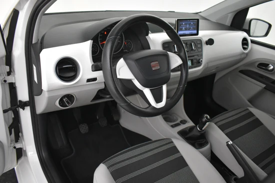 SEAT Mii 1.0 60PK Chill Out | Airco | Navigatie | Bluetooth | Elektrische Ramen | Verwarmbare Spiegels | Privacy Glass | 14''LMV