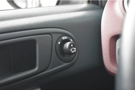Ford Fiesta 1.25 Titanium | Cruise Control | Voorruitverwarming | Parkeersensoren | Bluetooth | Regensensor | Climate Control | 15"LMV | Air