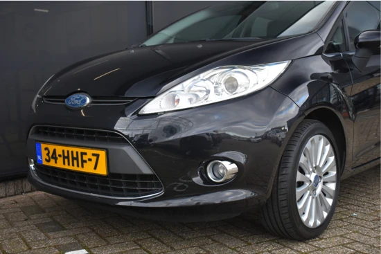 Ford Fiesta 1.25 Titanium | Cruise Control | Voorruitverwarming | Parkeersensoren | Bluetooth | Regensensor | Climate Control | 15"LMV | Air