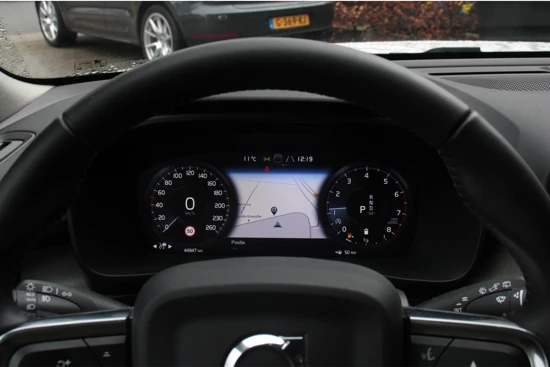 Volvo XC40 B4 Automaat Inscription | Parkeerverwarming | Adaptive cruise | Dodehoeksensoren | Schuifdak | Harman/Kardon