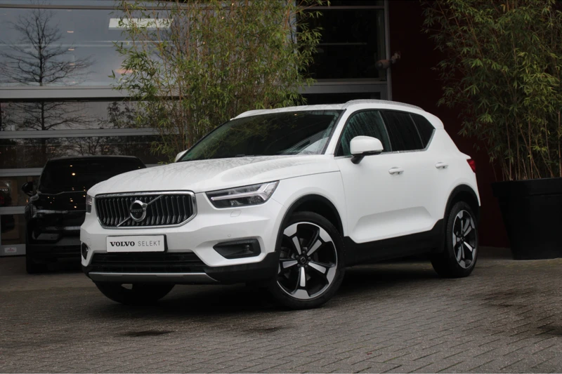 Volvo XC40 B4 Automaat Inscription | Parkeerverwarming | Adaptive cruise | Dodehoeksensoren | Schuifdak | Harman/Kardon