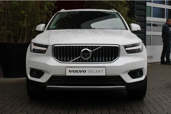 Volvo XC40 B4 Automaat Inscription | Parkeerverwarming | Adaptive cruise | Dodehoeksensoren | Schuifdak | Harman/Kardon