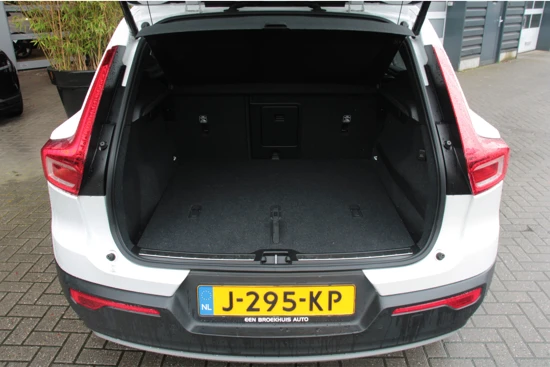 Volvo XC40 B4 Automaat Inscription | Parkeerverwarming | Adaptive cruise | Dodehoeksensoren | Schuifdak | Harman/Kardon