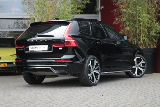 Volvo XC60 2.0 Recharge T6 AWD Plus Dark | Trekhaak | Schuifdak | Adaptieve Cruise met stuurhulp | Stuur- en stoelverwarming | Apple CarPla