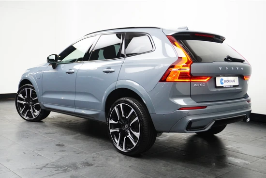 Volvo XC60 T6 350PK AWD Ultra Dark | Luchtvering | Gelam Glas | Compleet! | 22'' | Contourstoelen | 360º view