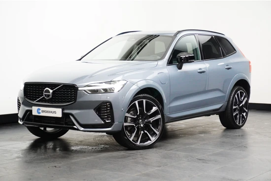 Volvo XC60 T6 350PK AWD Ultra Dark | Luchtvering | Gelam Glas | Compleet! | 22'' | Contourstoelen | 360º view