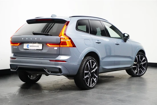 Volvo XC60 T6 350PK AWD Ultra Dark | Luchtvering | Gelam Glas | Compleet! | 22'' | Contourstoelen | 360º view