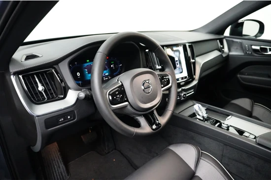 Volvo XC60 T6 350PK AWD Ultra Dark | Luchtvering | Gelam Glas | Compleet! | 22'' | Contourstoelen | 360º view