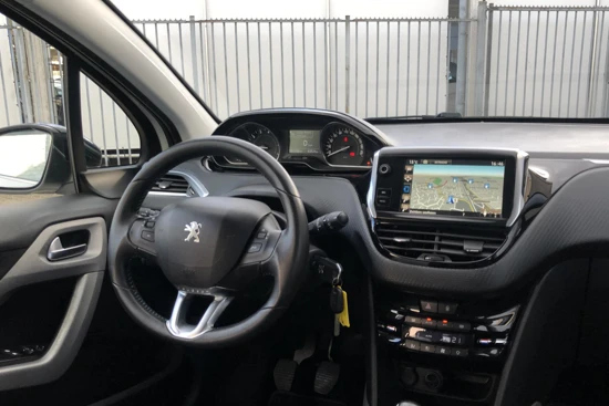 Peugeot 2008 1.2 PureTech Urban Cross