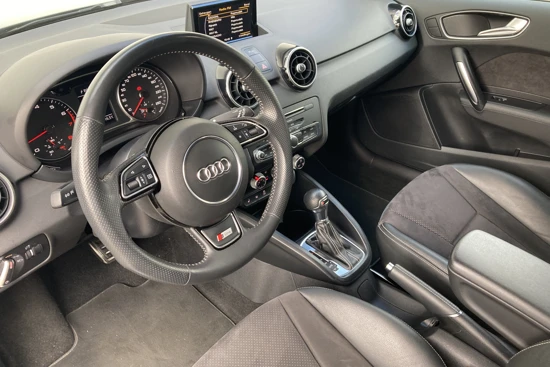 Audi A1 1.8 TFSI 192PK SPORT PRO LINE S S-LINE DSG | ECC-AIRCO | S-LINE IN EN EXTERIEUR + ONDERSTEL | DONKER GLAS | STOELVERWARMING | LE