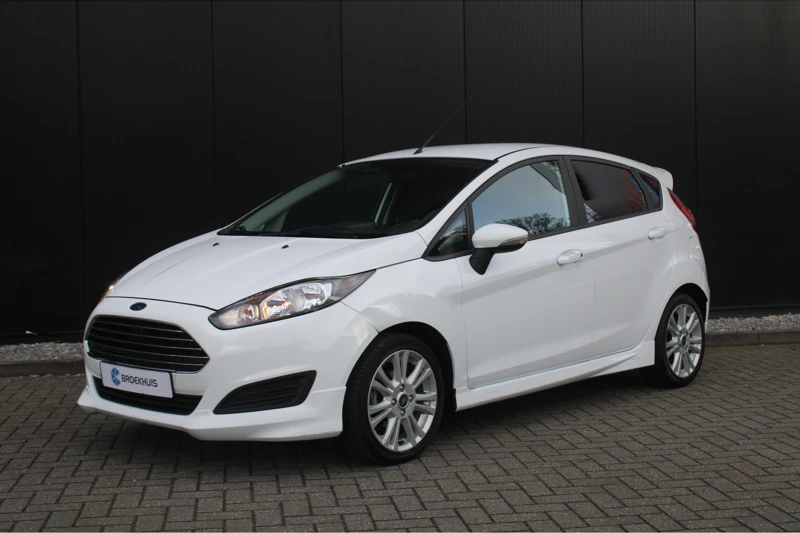 Ford Fiesta 1.0 100pk Hot Hatch | 100 % dealer o.h. | Privacy-Glass | Spoiler | Cruise | Navigatie incl. Bluetooth