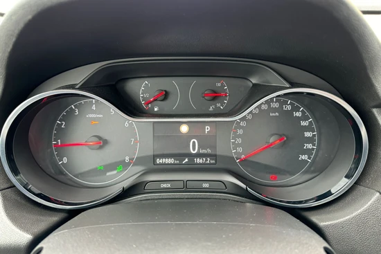 Opel Grandland X Innovation+ 1.2 Turbo 130pk 8-traps automaat | ADAPTIVE CRUISE CONTROL| NAVIGATIE| CAMERA| ELK. ACHTERKLEP| STOELVERWARMING/VENT