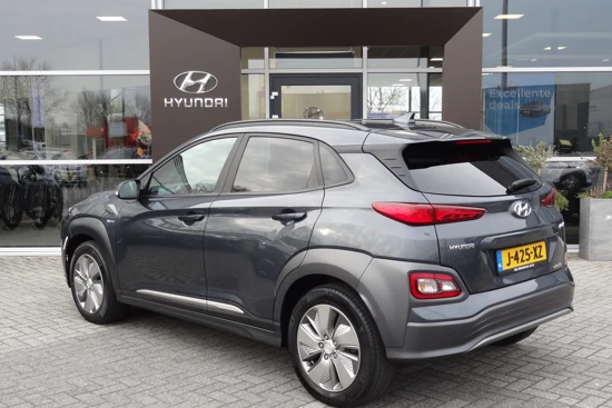 Hyundai KONA EV Premium Sky 64 kWh | SCHUIF-KANTELDAK | LEDER | STOELVERWARMING & -VENTILATIE | HEAD-UP-DISPLAY