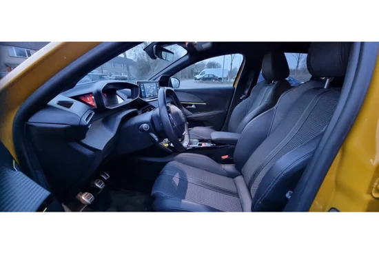 Peugeot 208 1.2 PureTech GT-Line | Apple Carplay/Android Auto | Cruise control | Airco | Navigatie