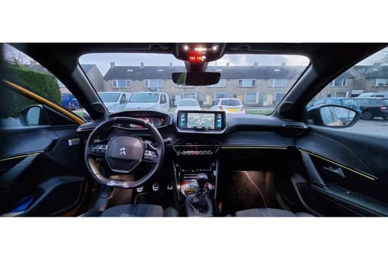 Peugeot 208 1.2 PureTech GT-Line | Apple Carplay/Android Auto | Cruise control | Airco | Navigatie