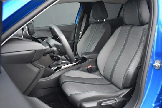Peugeot 2008 1.2 PureTech Allure 100pk | Navigatie by App | Achteruitrijcamera | Full-LED | Parkeersensoren | Lane-Assist | Getint Glas | Cli