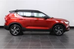 Volvo XC40 T2 GT R-Design | Vol leder | Parkeercamera | Verwarmbare stoelen | Parkeerverwarming