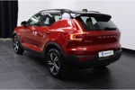 Volvo XC40 T2 GT R-Design | Vol leder | Parkeercamera | Verwarmbare stoelen | Parkeerverwarming