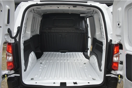 Opel Combo 1.5D L1H1 Standaard DEMO-DEAL! | Navigatie | Camera | Airco | Parkeersensoren | Cruise Control | DAB+ | !!