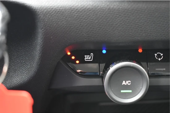 Citroën Ë-C4 X Feel Pack DEMO-DEAL! | Navigatie | Stoelverwarming | Achteruitrijcamera | Voorruitverwarming | Full-LED | Climate Control | Appl