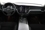 Volvo XC60 T5 Momentum | Verwarmbare voorstoelen | Semi elektrische trekhaak | Cruise control | Park Assist Camera achter | Park Assist voo