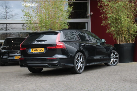 Volvo V60 2.0 T6 Recharge AWD R-Design | Styling kit | Polestarwielen | Schuifdak