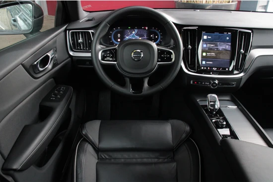 Volvo V60 B4 Automaat Plus Dark | Adaptive Cruise | Sportinterieur | Stuur/stoelverwarming | Camera | Memory seats