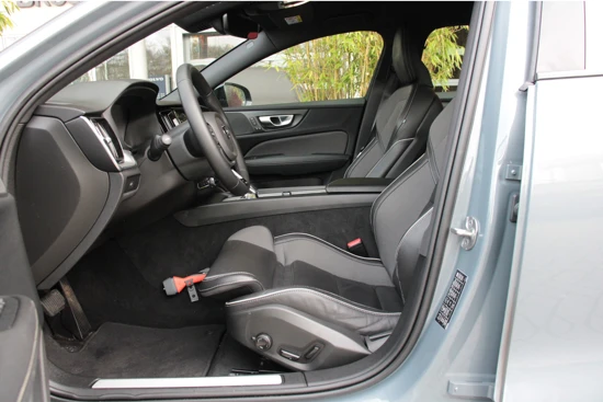 Volvo V60 B4 Automaat Plus Dark | Adaptive Cruise | Sportinterieur | Stuur/stoelverwarming | Camera | Memory seats