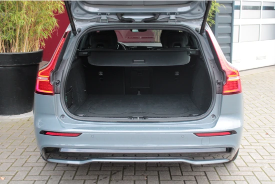 Volvo V60 B4 Automaat Plus Dark | Adaptive Cruise | Sportinterieur | Stuur/stoelverwarming | Camera | Memory seats