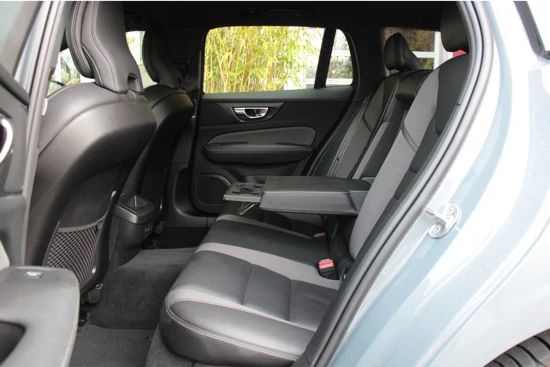 Volvo V60 B4 Automaat Plus Dark | Adaptive Cruise | Sportinterieur | Stuur/stoelverwarming | Camera | Memory seats