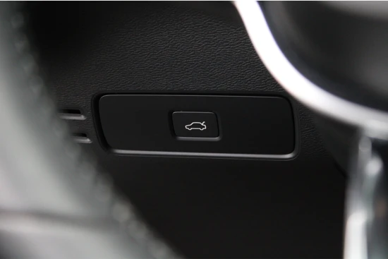 Volvo XC40 Recharge Single Motor Ultimate | Warmtepomp | Adaptive Cruise | 360 Camera | Panoramadak | Getint Glas | 19 Inch