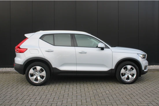 Volvo XC40 T2 Business Pro | Adaptieve cruise | Camera | Trekhaak | BLIS | DAB | Keyless