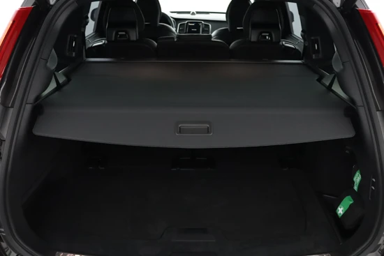 Volvo XC90 T8 Recharge AWD Ultimate Dark Direct leverbaar! | Full Option | Bowers & Wilkins | Gelamineerde zijruiten rondom | Luchtvering |