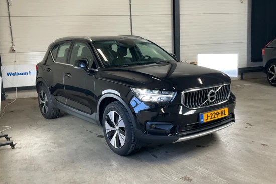 Volvo XC40 T5 262PK Inscription Recharge | Panoramadak | Trekhaak | Leder | Standkachel | Keyless Entry