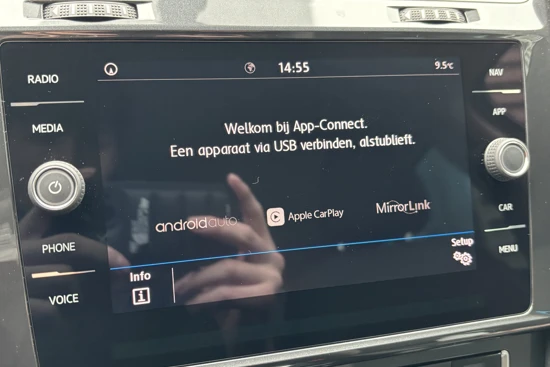 Volkswagen Golf 1.5 TSI 130 pk Comfortline Business 7-DSG | Achteruitrijcamera | Apple Carplay/Android | Navigatiesysteem | Cruise control adapt