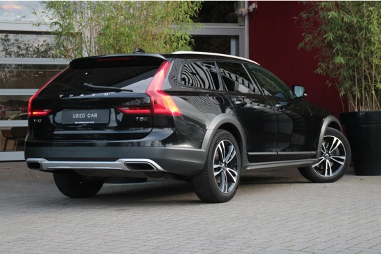 Volvo V90 Cross Country 2.0 T5 AWD 250pk Pro | Adaptive Cruise | BLIS | Camera | Keyless