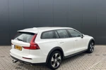 Volvo V60 Cross Country T5 AWD Pro | Trekhaak | BLIS | Camera | Standkachel | Keyless Entry