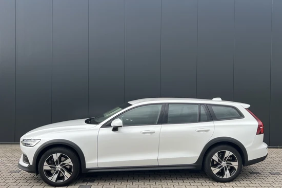 Volvo V60 Cross Country T5 AWD Pro | Trekhaak | BLIS | Camera | Standkachel | Keyless Entry