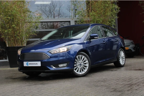 Ford Focus 1.0 Titanium | Trekhaak | Parkeersensoren | Navigatie | 17" velgen