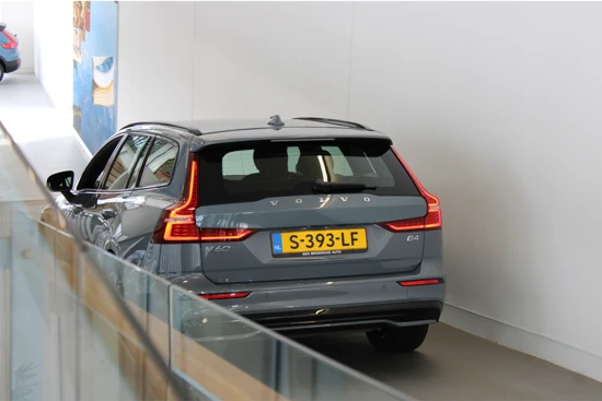 Volvo V60 B4 200PK Plus Dark | Contourstoelen | Achterb Verw | Memory Stoelen | Blis | Camera