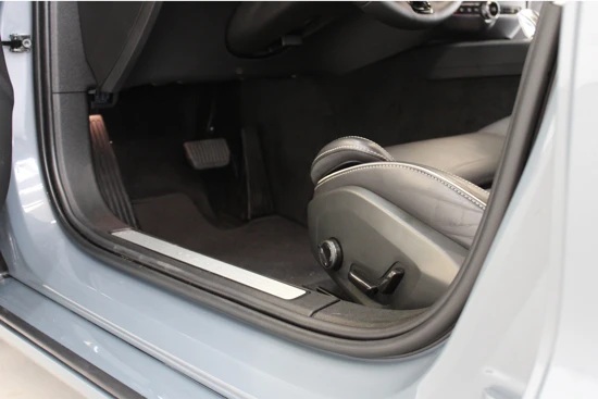 Volvo V60 B4 200PK Plus Dark | Contourstoelen | Achterb Verw | Memory Stoelen | Blis | Camera