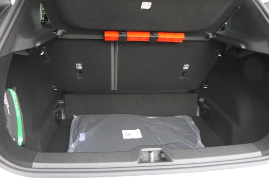 Volvo EX30 Single Motor Extended Range Ultra 69 kWh | Direct Leverbaar! | Climate Pack | 20 Inch | Privacy Glass