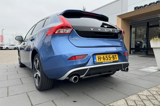 Volvo V40 T3 Polar+ Sport | Stoelverwarming | Harman Kardon | Parkassist voor & achter | Climate Control | Cruise control | Parkassist cam