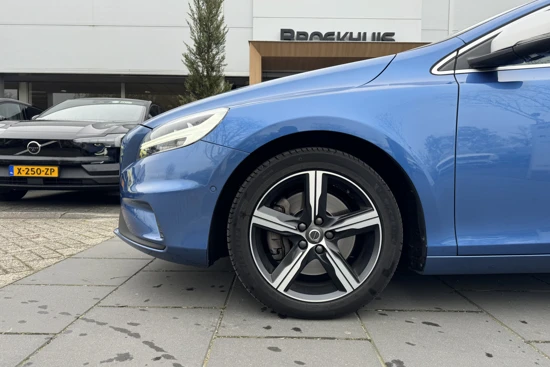 Volvo V40 T3 Polar+ Sport | Stoelverwarming | Harman Kardon | Parkassist voor & achter | Climate Control | Cruise control | Parkassist cam