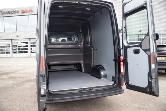 Volkswagen Crafter 35 | 177pk | Automaat | Dubbele Cabine |